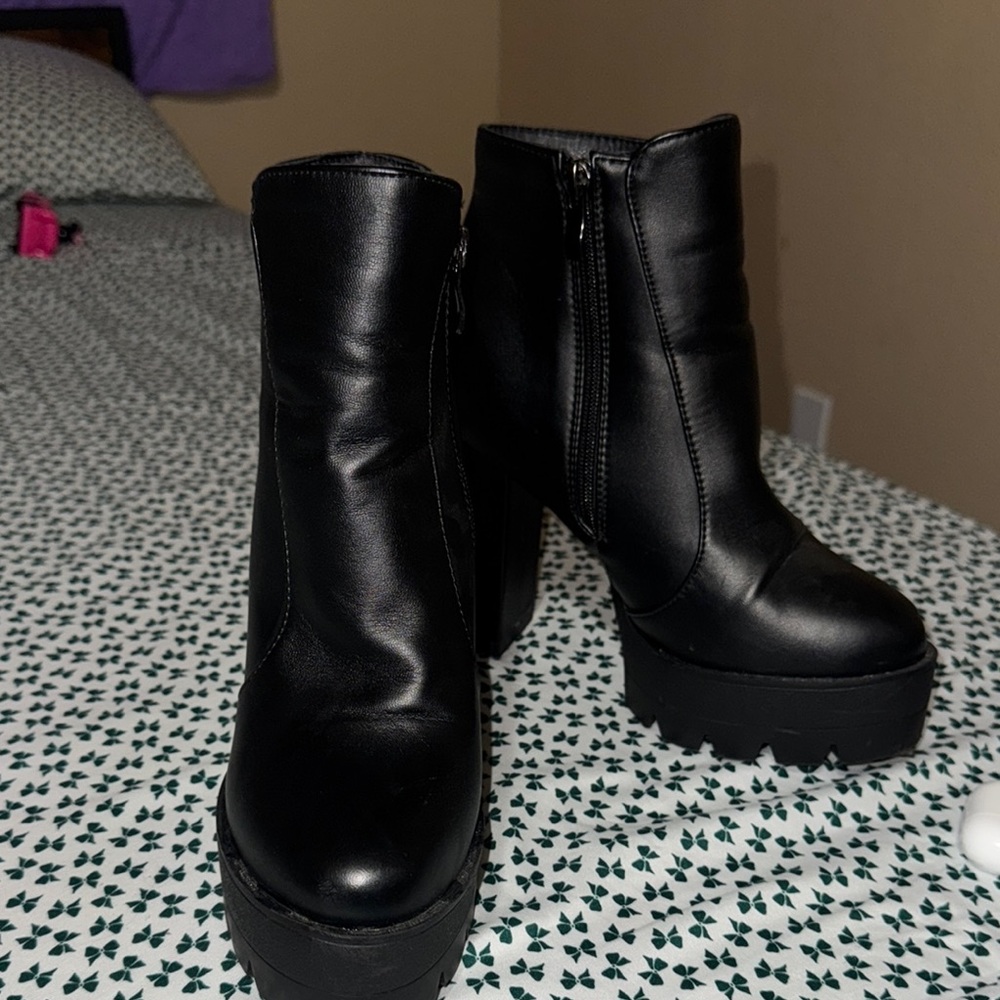 SHEIN Black Heeled Boots with Chunky Platform